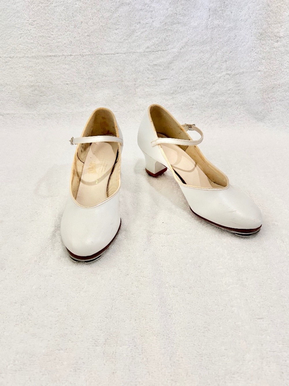 Leo’s Vintage tap shoes with heel White leather dance shoes Mary Jane heels